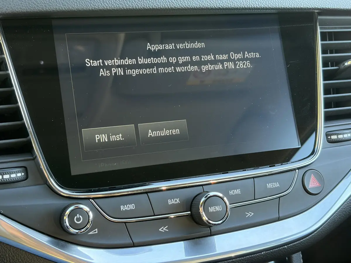 1.0 Innovation ✓1e Eigenaar✓Camera✓Trekhaak✓Carplay✓Navi✓Halfleder✓105pk✓Pdc V+A✓Recent beurt gehad✓Clima✓Cruise✓Rijstrooksensor✓N.A.P✓Apk tot 10-2027
