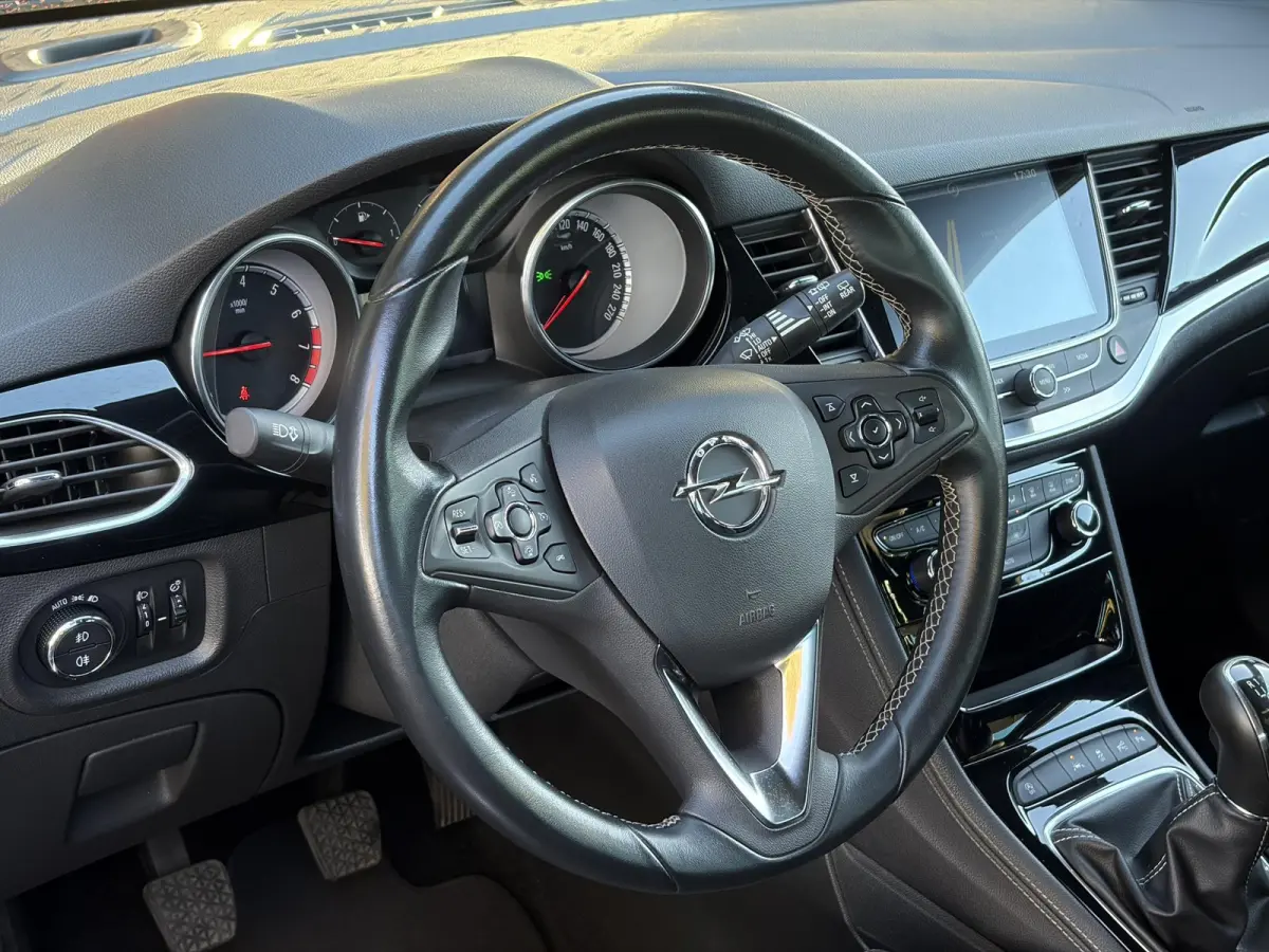 1.0 Innovation ✓1e Eigenaar✓Camera✓Trekhaak✓Carplay✓Navi✓Halfleder✓105pk✓Pdc V+A✓Recent beurt gehad✓Clima✓Cruise✓Rijstrooksensor✓N.A.P✓Apk tot 10-2027