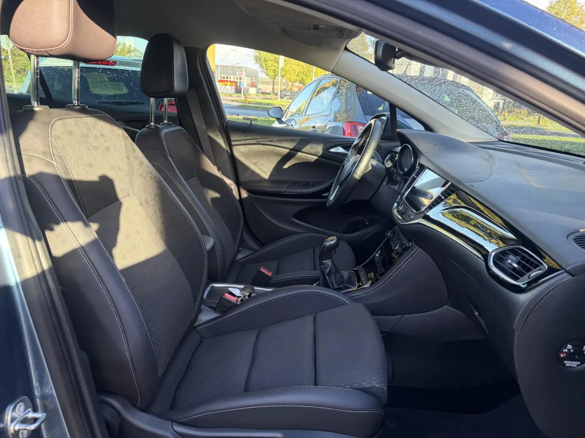 1.0 Innovation ✓1e Eigenaar✓Camera✓Trekhaak✓Carplay✓Navi✓Halfleder✓105pk✓Pdc V+A✓Recent beurt gehad✓Clima✓Cruise✓Rijstrooksensor✓N.A.P✓Apk tot 10-2027