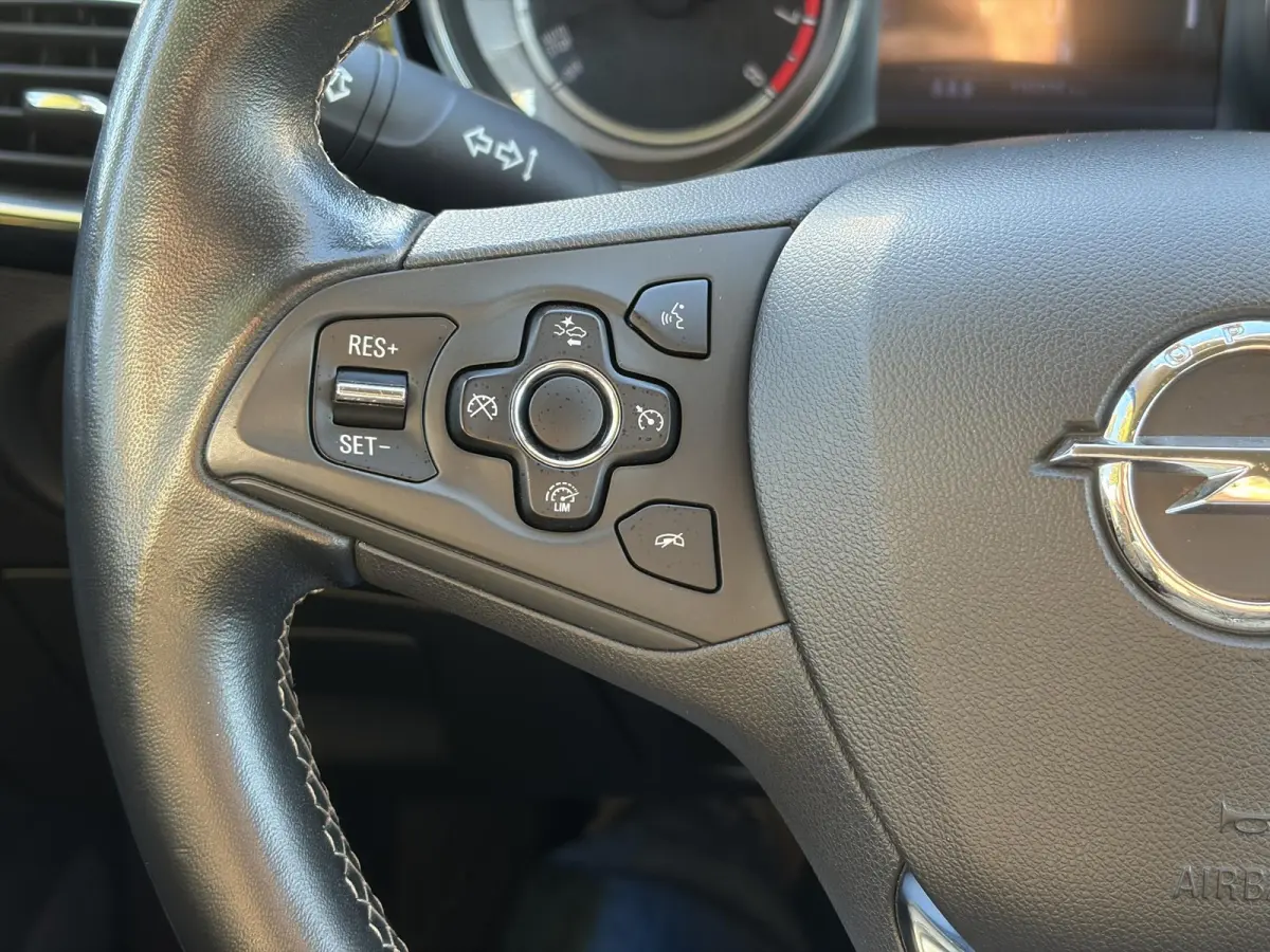 1.0 Innovation ✓1e Eigenaar✓Camera✓Trekhaak✓Carplay✓Navi✓Halfleder✓105pk✓Pdc V+A✓Recent beurt gehad✓Clima✓Cruise✓Rijstrooksensor✓N.A.P✓Apk tot 10-2027