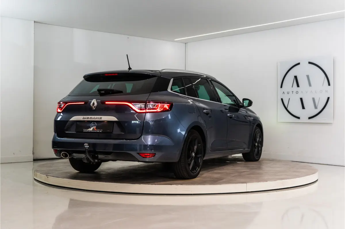 1.3 TCe Bose 141PK NL AUTO+NAP | Trekhaak | Camera&Aut. Inparkeren | Blind Spot | Titanium Grey