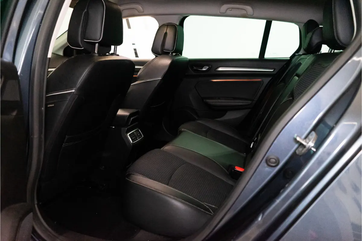 1.3 TCe Bose 141PK NL AUTO+NAP | Trekhaak | Camera&Aut. Inparkeren | Blind Spot | Titanium Grey