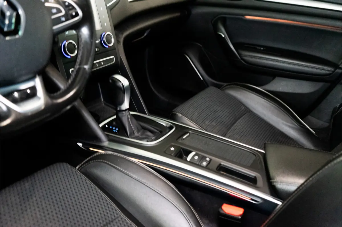 1.3 TCe Bose 141PK NL AUTO+NAP | Trekhaak | Camera&Aut. Inparkeren | Blind Spot | Titanium Grey