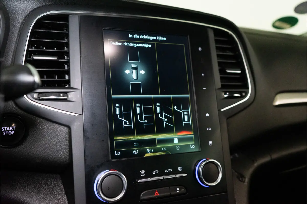 1.3 TCe Bose 141PK NL AUTO+NAP | Trekhaak | Camera&Aut. Inparkeren | Blind Spot | Titanium Grey