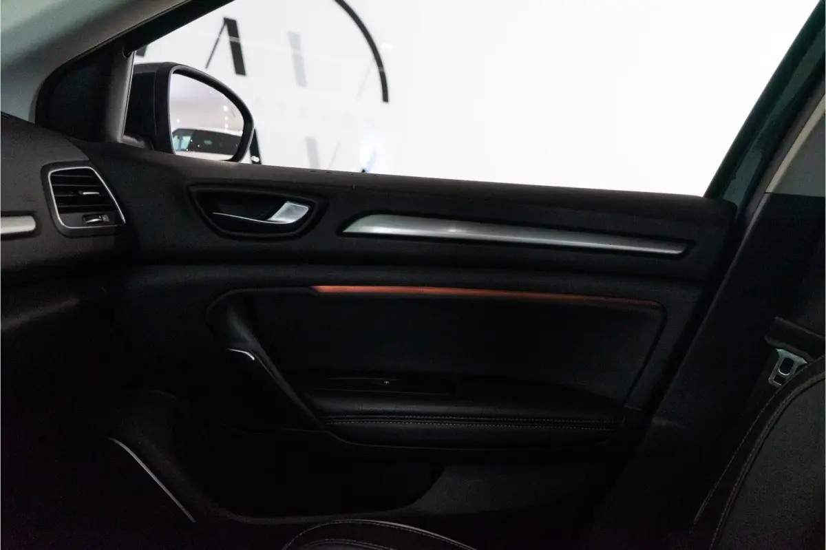 1.3 TCe Bose 141PK NL AUTO+NAP | Trekhaak | Camera&Aut. Inparkeren | Blind Spot | Titanium Grey