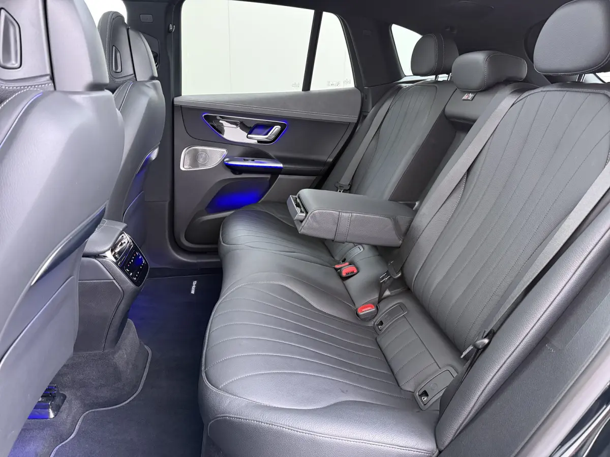 EQE SUV 300 AMG Line 91 kWh | Airmatic Achteras Pano Trekhaak Burmester Ventilatie 4x Stoelverwarming