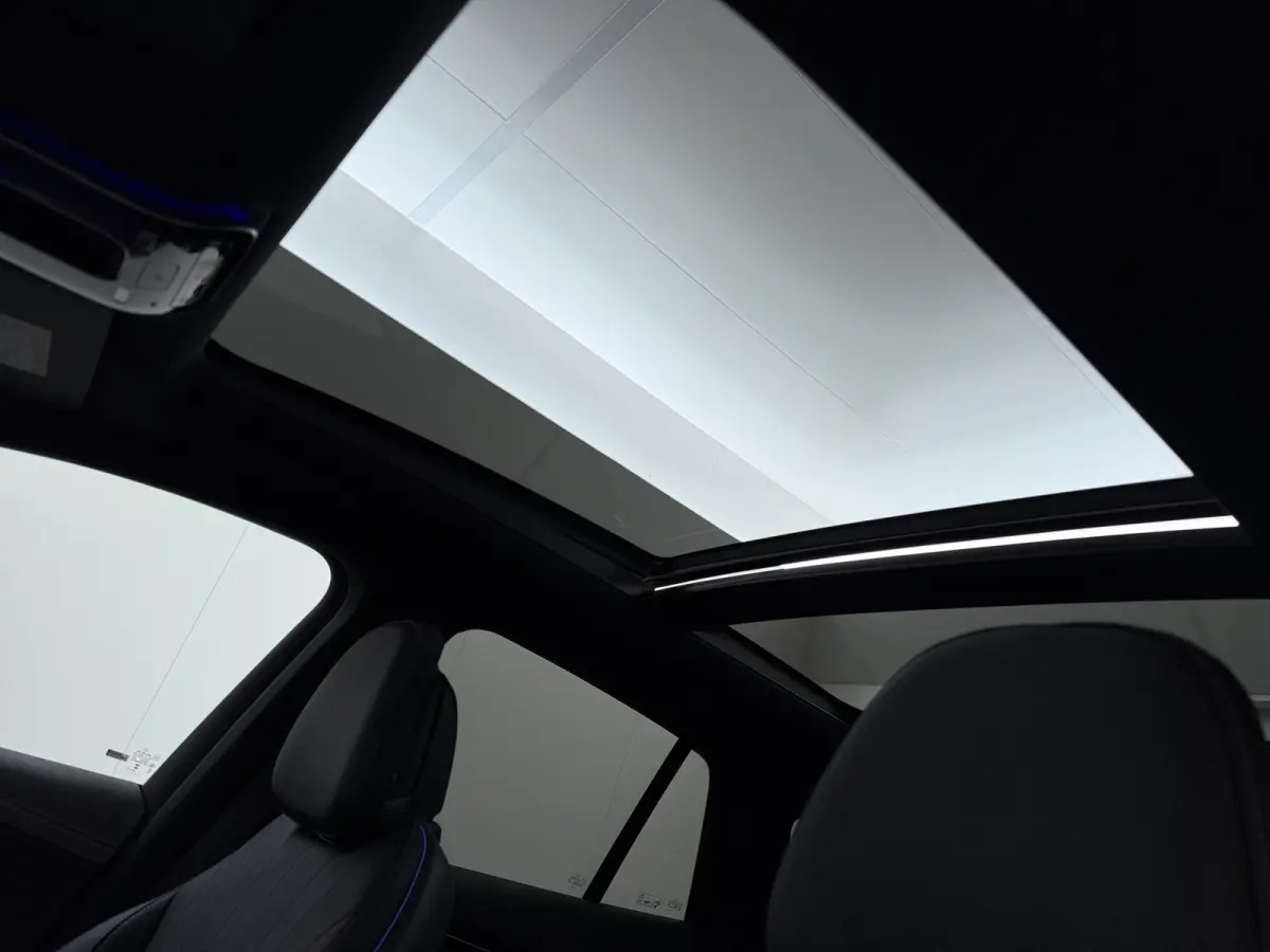 EQE SUV 300 AMG Line 91 kWh | Airmatic Achteras Pano Trekhaak Burmester Ventilatie 4x Stoelverwarming