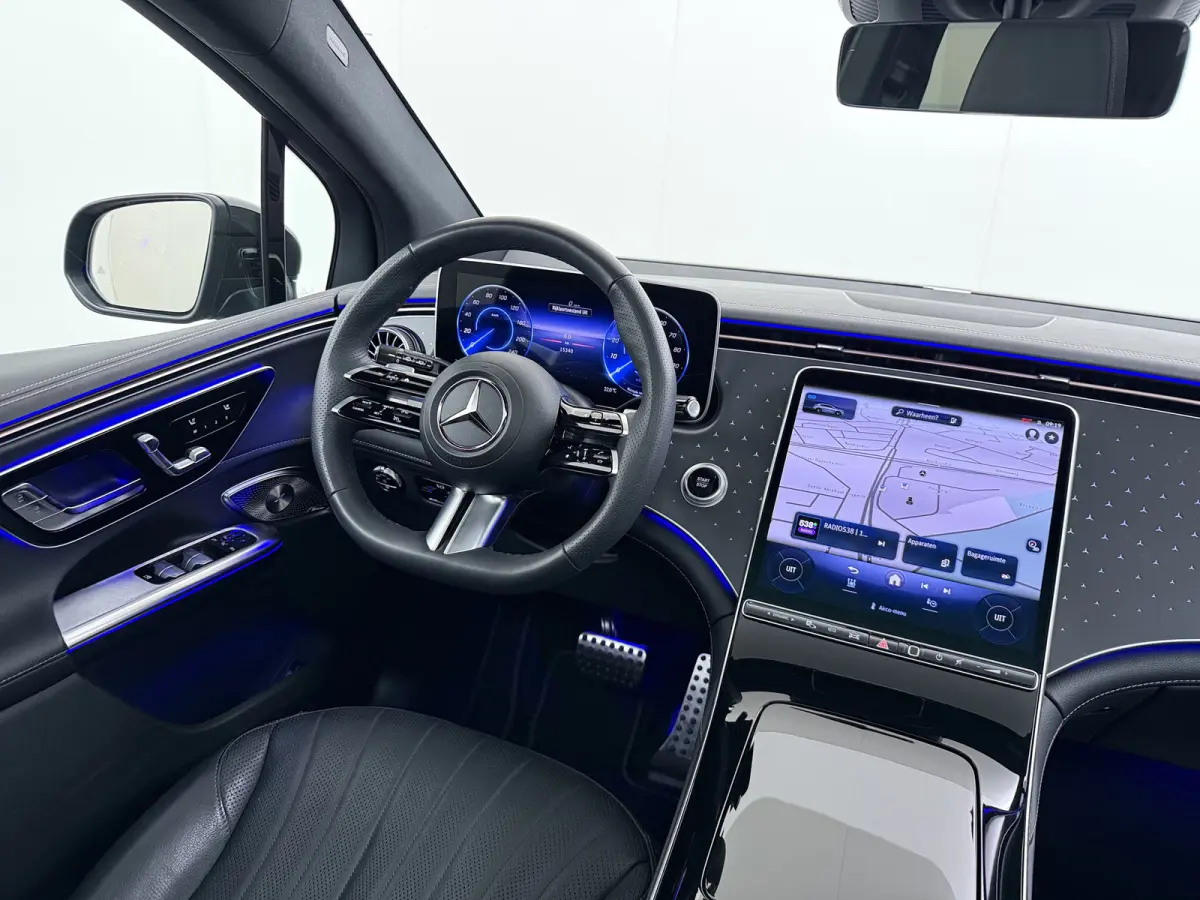 EQE SUV 300 AMG Line 91 kWh | Airmatic Achteras Pano Trekhaak Burmester Ventilatie 4x Stoelverwarming