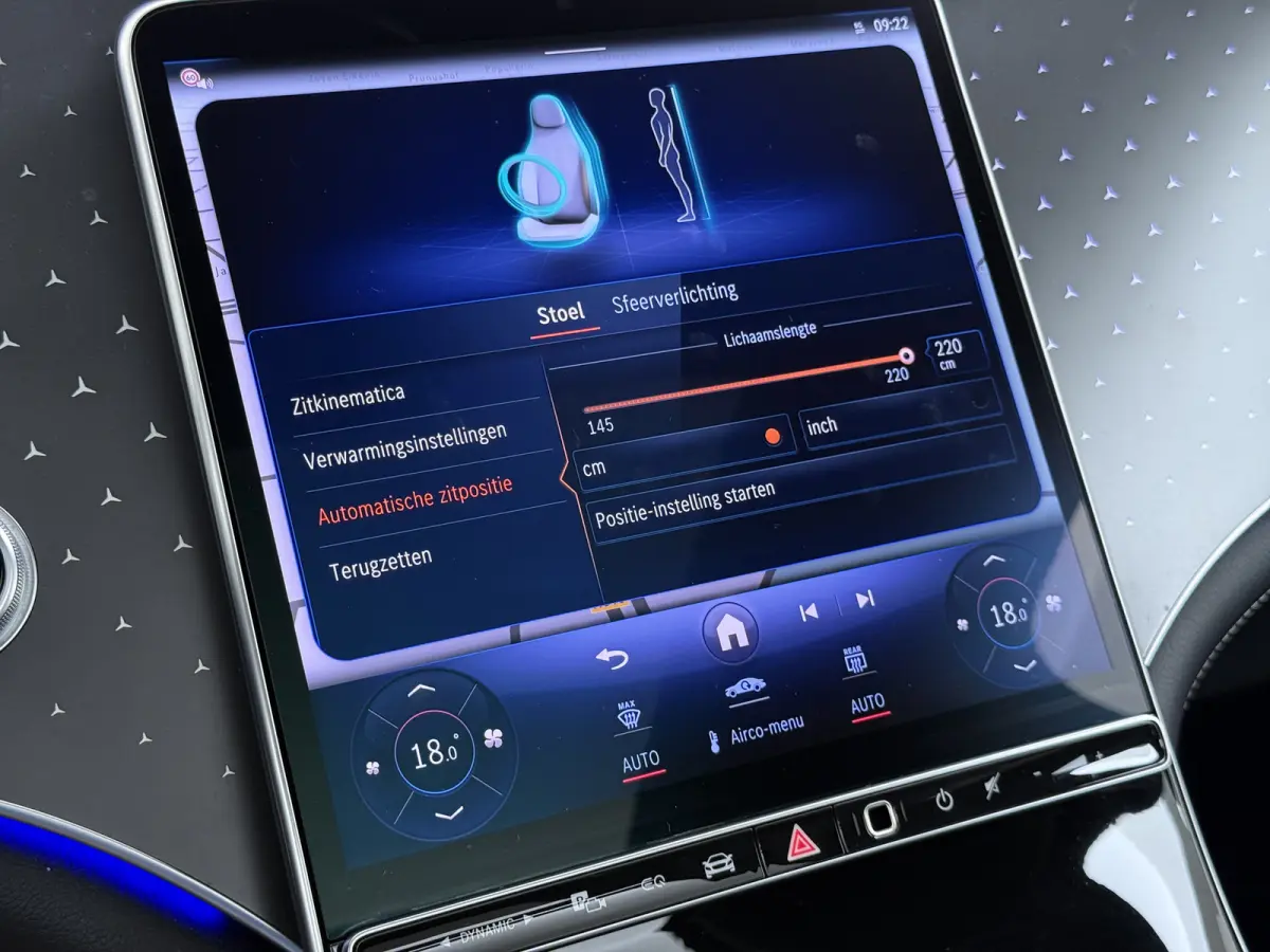 EQE SUV 300 AMG Line 91 kWh | Airmatic Achteras Pano Trekhaak Burmester Ventilatie 4x Stoelverwarming