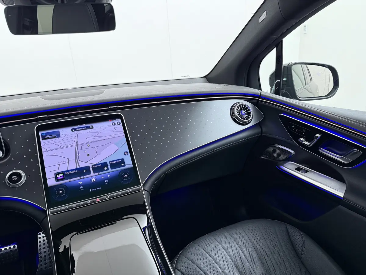 EQE SUV 300 AMG Line 91 kWh | Airmatic Achteras Pano Trekhaak Burmester Ventilatie 4x Stoelverwarming