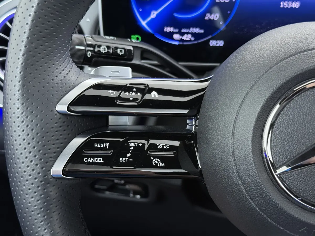 EQE SUV 300 AMG Line 91 kWh | Airmatic Achteras Pano Trekhaak Burmester Ventilatie 4x Stoelverwarming