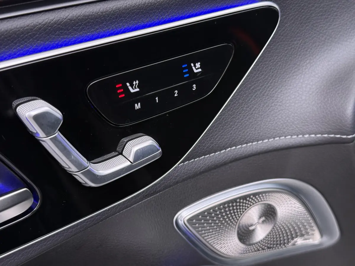 EQE SUV 300 AMG Line 91 kWh | Airmatic Achteras Pano Trekhaak Burmester Ventilatie 4x Stoelverwarming