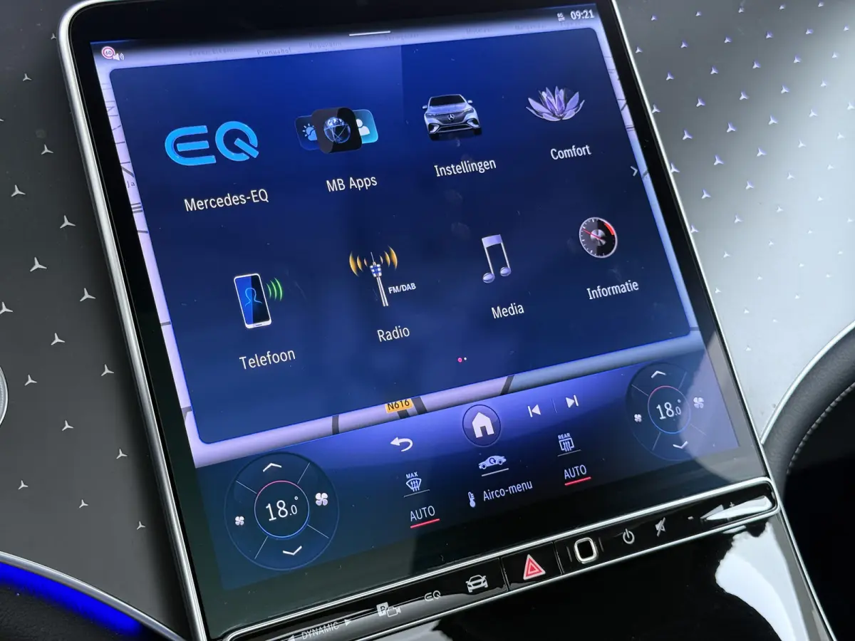 EQE SUV 300 AMG Line 91 kWh | Airmatic Achteras Pano Trekhaak Burmester Ventilatie 4x Stoelverwarming