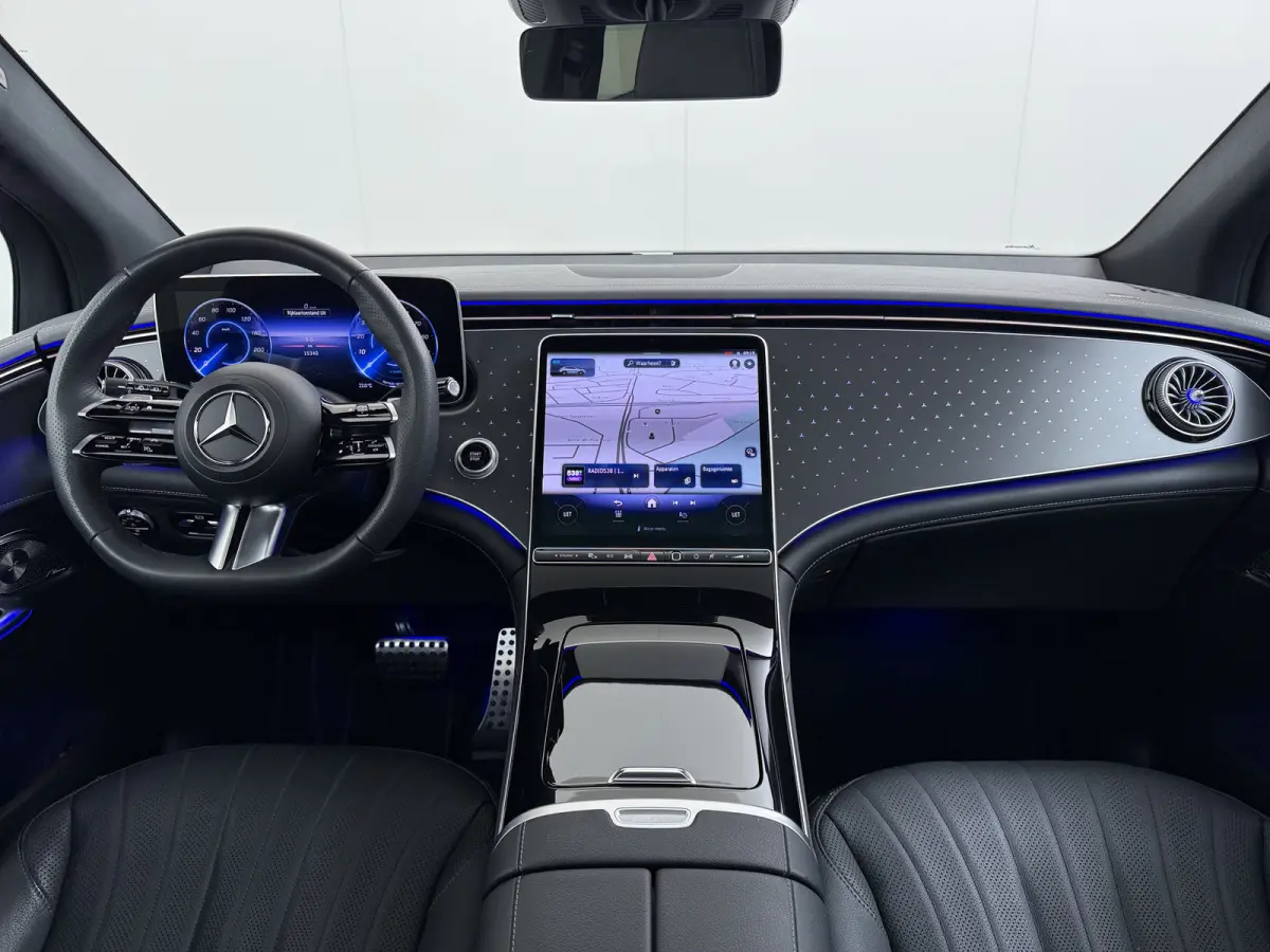 EQE SUV 300 AMG Line 91 kWh | Airmatic Achteras Pano Trekhaak Burmester Ventilatie 4x Stoelverwarming