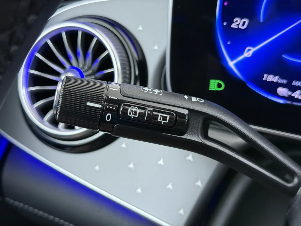 EQE SUV 300 AMG Line 91 kWh | Airmatic Achteras Pano Trekhaak Burmester Ventilatie 4x Stoelverwarming