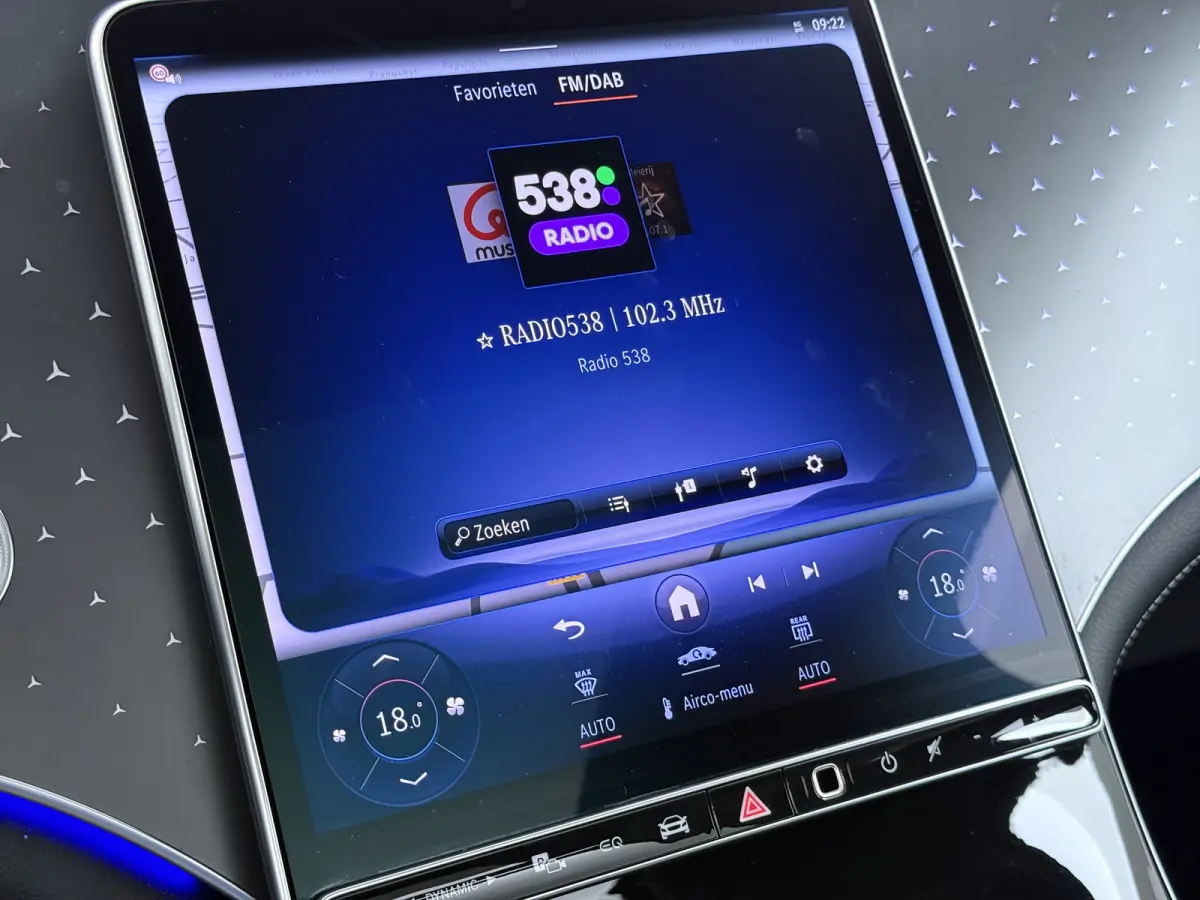 EQE SUV 300 AMG Line 91 kWh | Airmatic Achteras Pano Trekhaak Burmester Ventilatie 4x Stoelverwarming