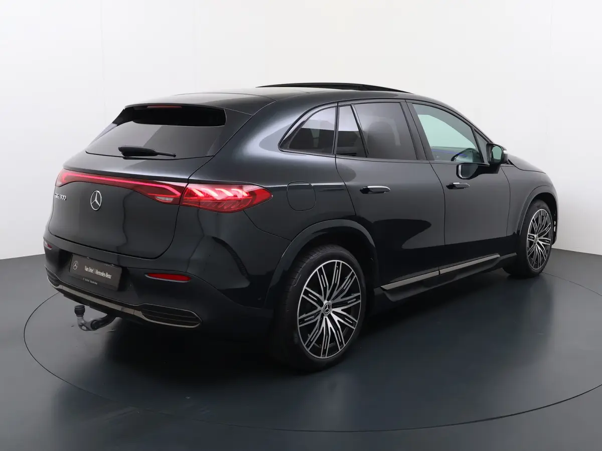 EQE SUV 300 AMG Line 91 kWh | Airmatic Achteras Pano Trekhaak Burmester Ventilatie 4x Stoelverwarming