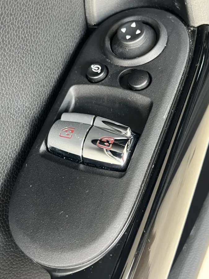 1.5 Cooper Camden Go Edition | AUTOMAAT | LEDER | CAMERA | CARPLAY | NAVI | CRUISE CONTROL | STOELVERWARMING | PDC | CLIMATE CONTROL | LMV 17'' | KEYLESS | LED | DAB | BLUETOOTH