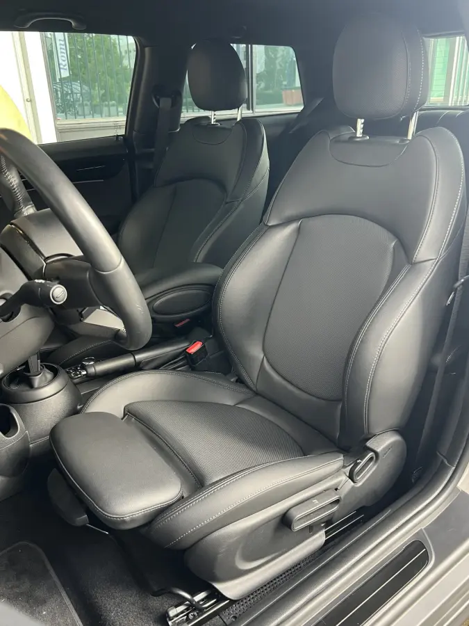 1.5 Cooper Camden Go Edition | AUTOMAAT | LEDER | CAMERA | CARPLAY | NAVI | CRUISE CONTROL | STOELVERWARMING | PDC | CLIMATE CONTROL | LMV 17'' | KEYLESS | LED | DAB | BLUETOOTH