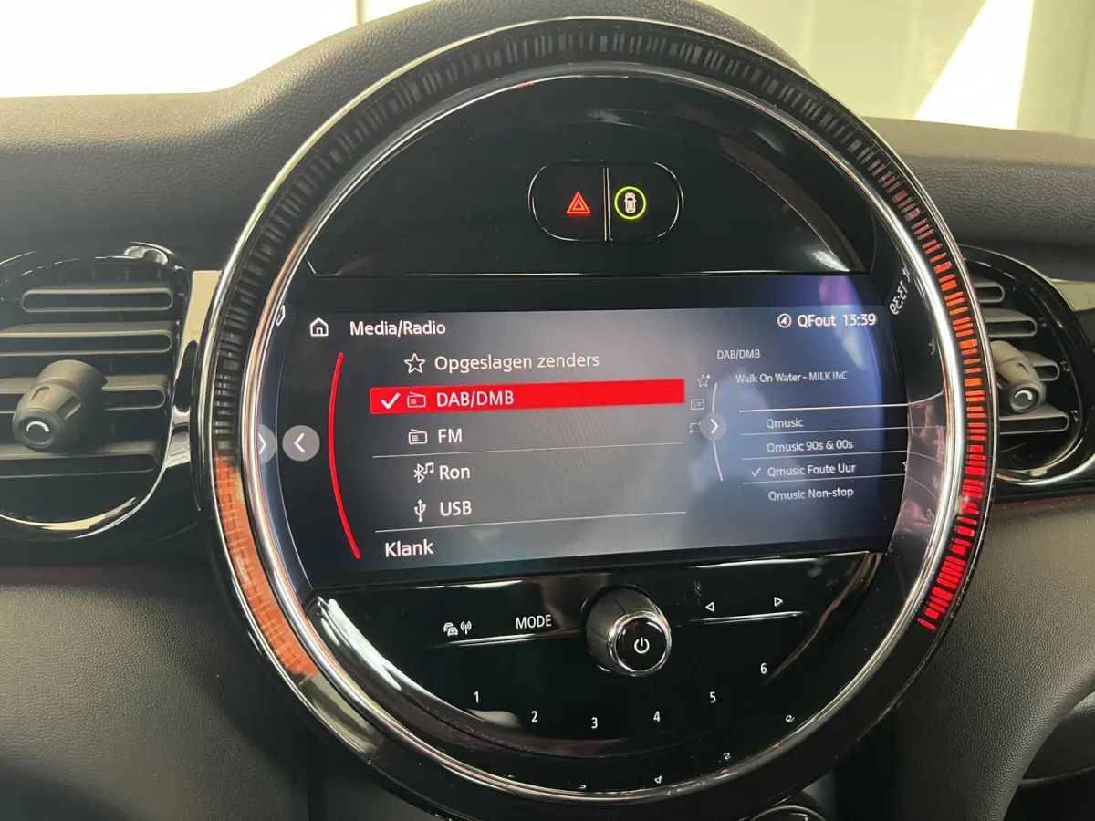 1.5 Cooper Camden Go Edition | AUTOMAAT | LEDER | CAMERA | CARPLAY | NAVI | CRUISE CONTROL | STOELVERWARMING | PDC | CLIMATE CONTROL | LMV 17'' | KEYLESS | LED | DAB | BLUETOOTH