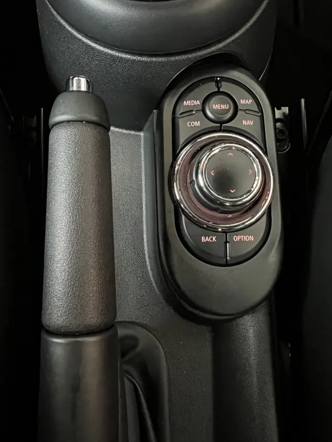 1.5 Cooper Camden Go Edition | AUTOMAAT | LEDER | CAMERA | CARPLAY | NAVI | CRUISE CONTROL | STOELVERWARMING | PDC | CLIMATE CONTROL | LMV 17'' | KEYLESS | LED | DAB | BLUETOOTH