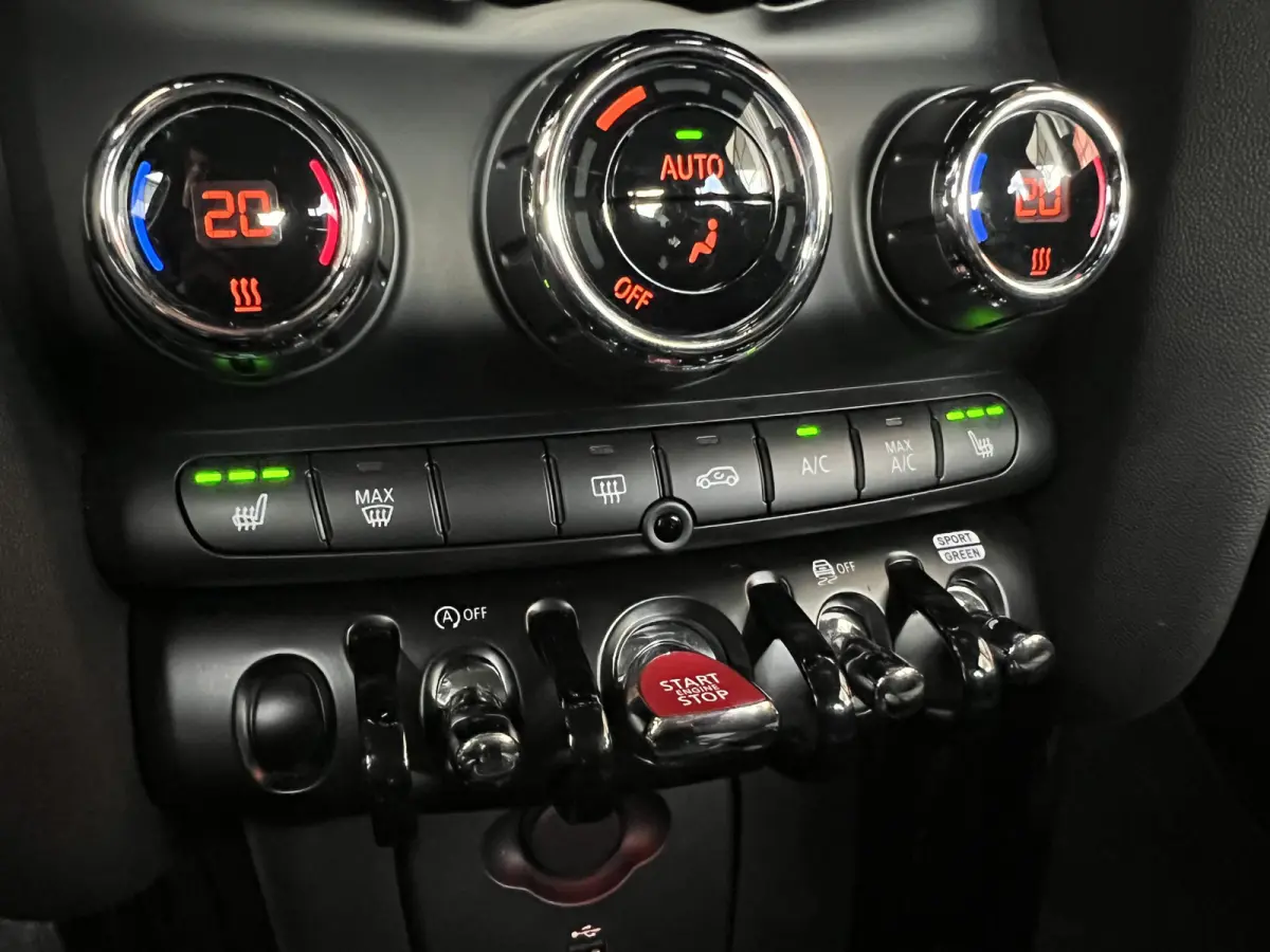 1.5 Cooper Camden Go Edition | AUTOMAAT | LEDER | CAMERA | CARPLAY | NAVI | CRUISE CONTROL | STOELVERWARMING | PDC | CLIMATE CONTROL | LMV 17'' | KEYLESS | LED | DAB | BLUETOOTH