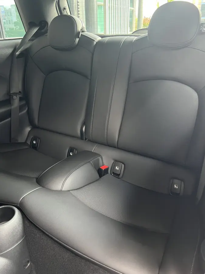 1.5 Cooper Camden Go Edition | AUTOMAAT | LEDER | CAMERA | CARPLAY | NAVI | CRUISE CONTROL | STOELVERWARMING | PDC | CLIMATE CONTROL | LMV 17'' | KEYLESS | LED | DAB | BLUETOOTH