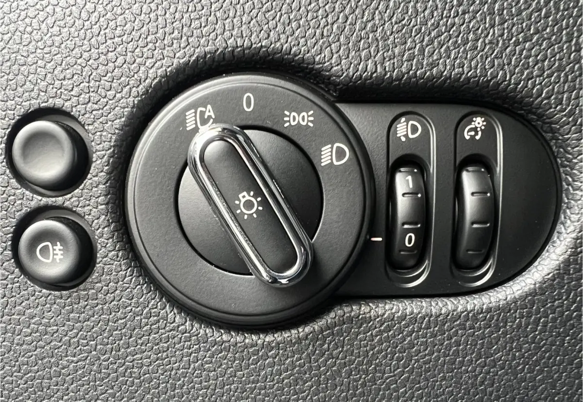 1.5 Cooper Camden Go Edition | AUTOMAAT | LEDER | CAMERA | CARPLAY | NAVI | CRUISE CONTROL | STOELVERWARMING | PDC | CLIMATE CONTROL | LMV 17'' | KEYLESS | LED | DAB | BLUETOOTH