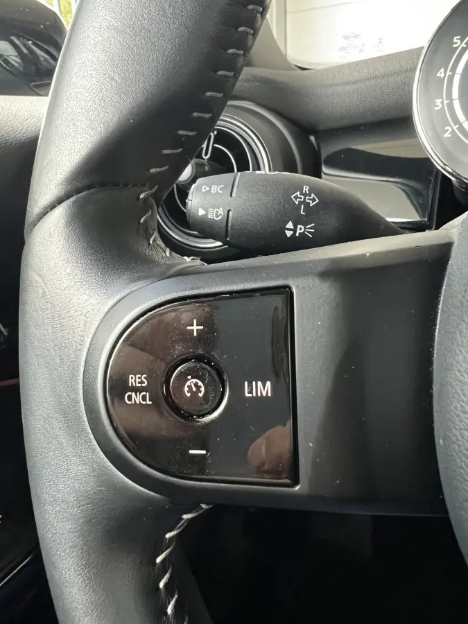 1.5 Cooper Camden Go Edition | AUTOMAAT | LEDER | CAMERA | CARPLAY | NAVI | CRUISE CONTROL | STOELVERWARMING | PDC | CLIMATE CONTROL | LMV 17'' | KEYLESS | LED | DAB | BLUETOOTH