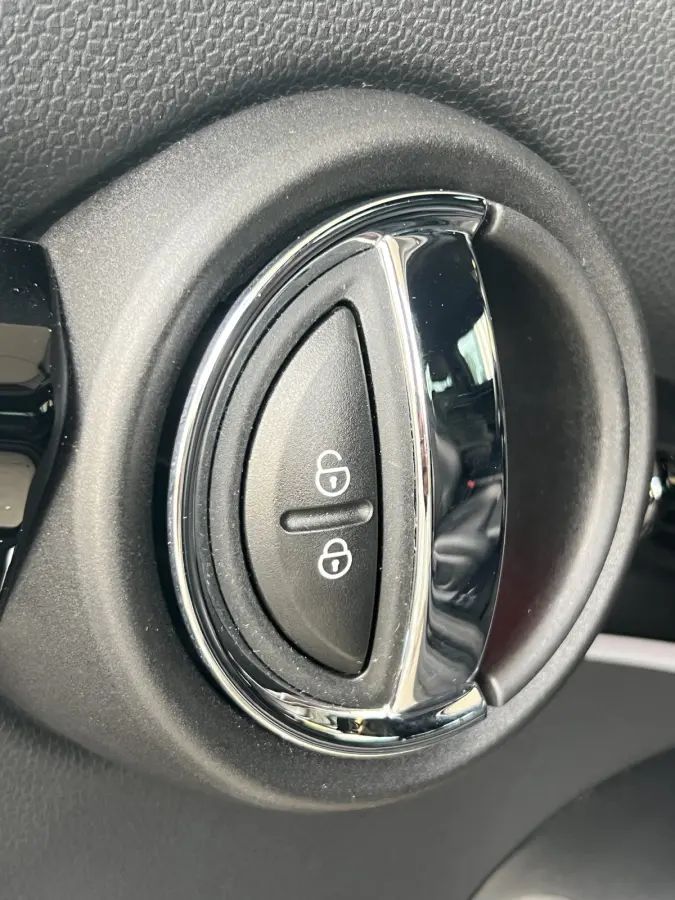1.5 Cooper Camden Go Edition | AUTOMAAT | LEDER | CAMERA | CARPLAY | NAVI | CRUISE CONTROL | STOELVERWARMING | PDC | CLIMATE CONTROL | LMV 17'' | KEYLESS | LED | DAB | BLUETOOTH