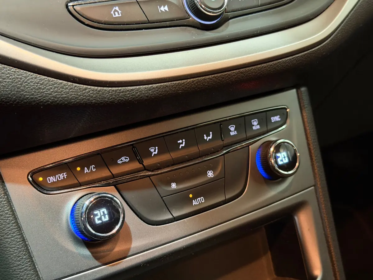 1.2 Edition INCL-BTW/LED/AIRCO/NAVI/CRUISE/PDC/CAMERA/NAP/APK