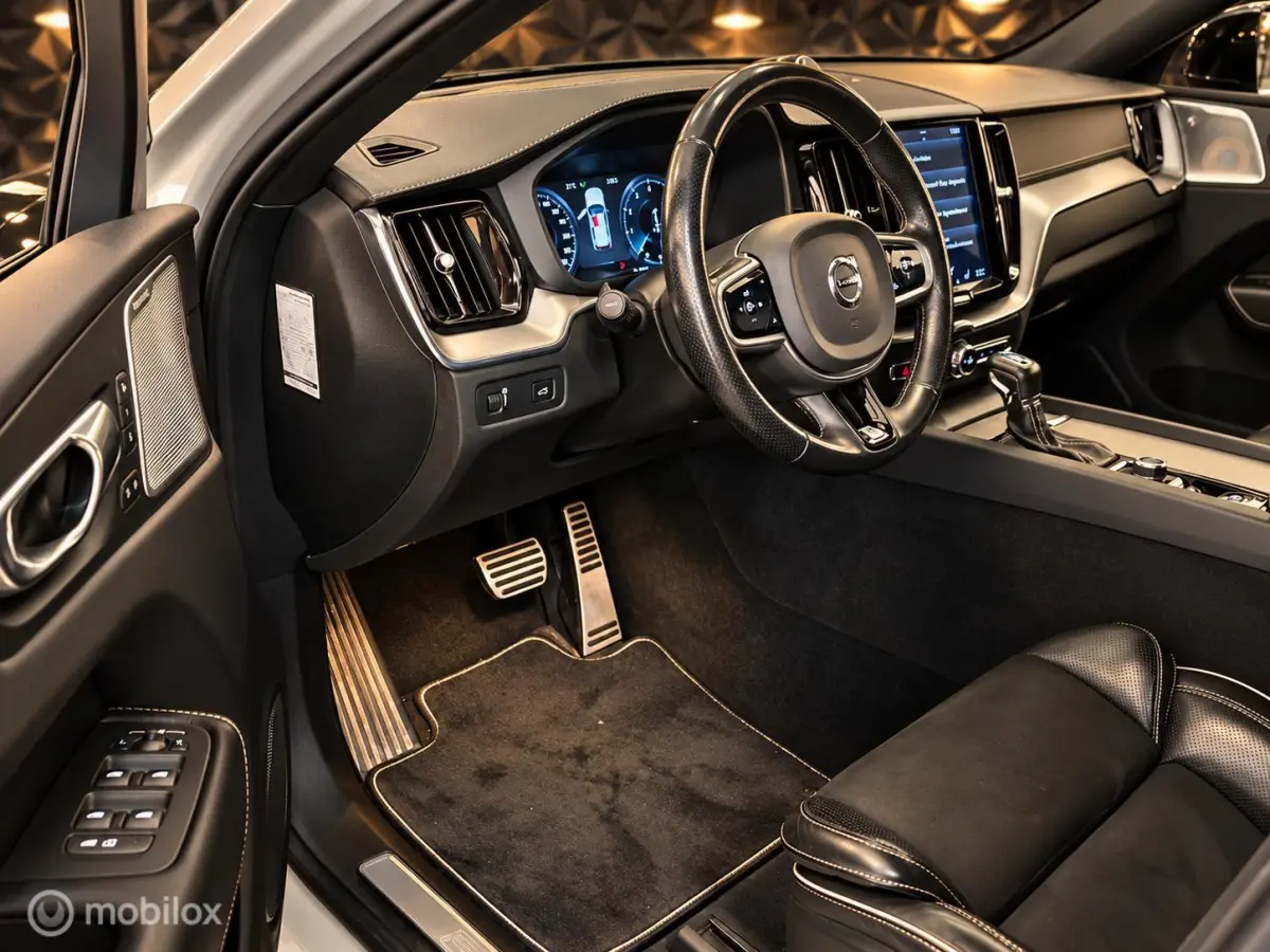 2.0 T6 AWD Inscription | B&W | 360 | HUD | PANO |