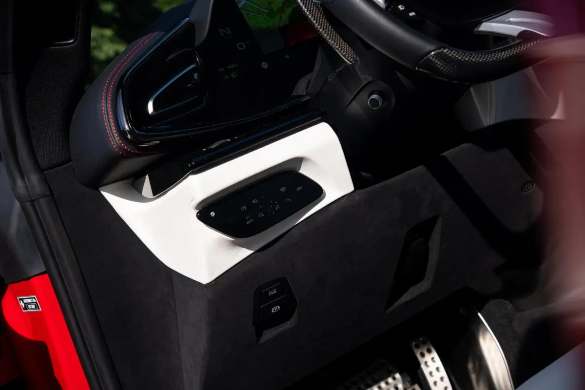 6.5 V12|Daytona|Rosso Corsa|Carbon In & Exterieur|Lift|360 Camera|Passenger Display|Matrix LED|BTW