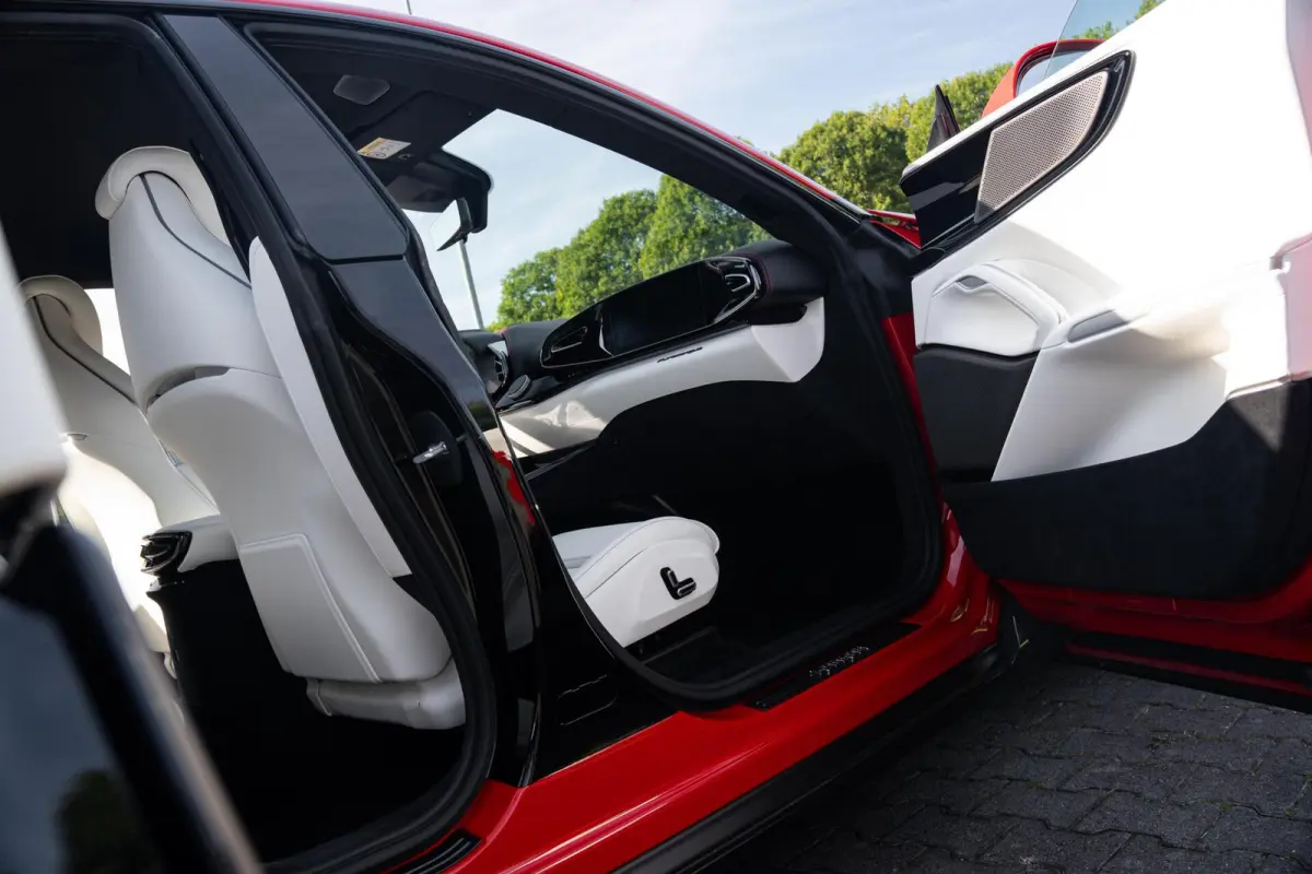 6.5 V12|Daytona|Rosso Corsa|Carbon In & Exterieur|Lift|360 Camera|Passenger Display|Matrix LED|BTW