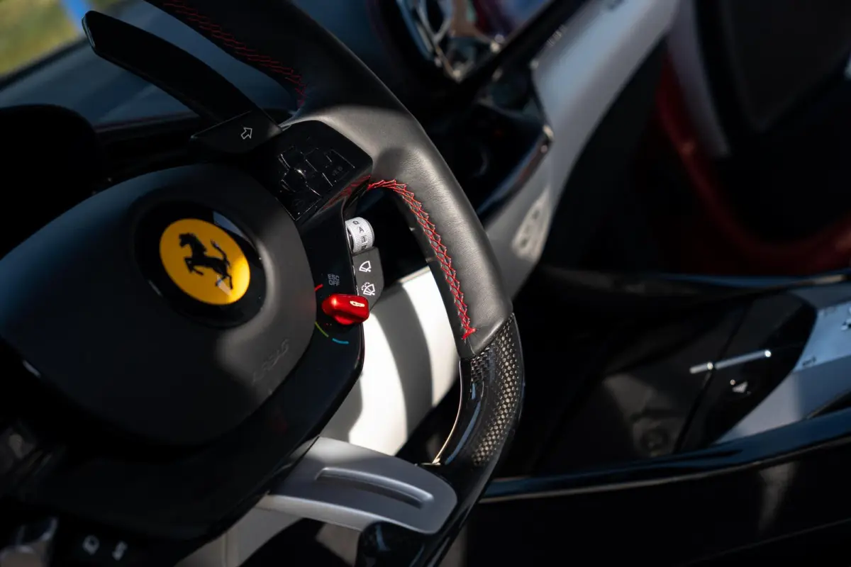 6.5 V12|Daytona|Rosso Corsa|Carbon In & Exterieur|Lift|360 Camera|Passenger Display|Matrix LED|BTW