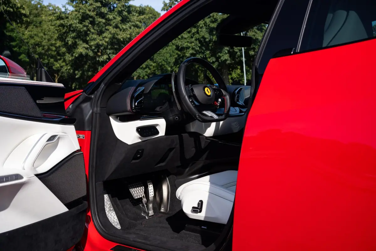 6.5 V12|Daytona|Rosso Corsa|Carbon In & Exterieur|Lift|360 Camera|Passenger Display|Matrix LED|BTW