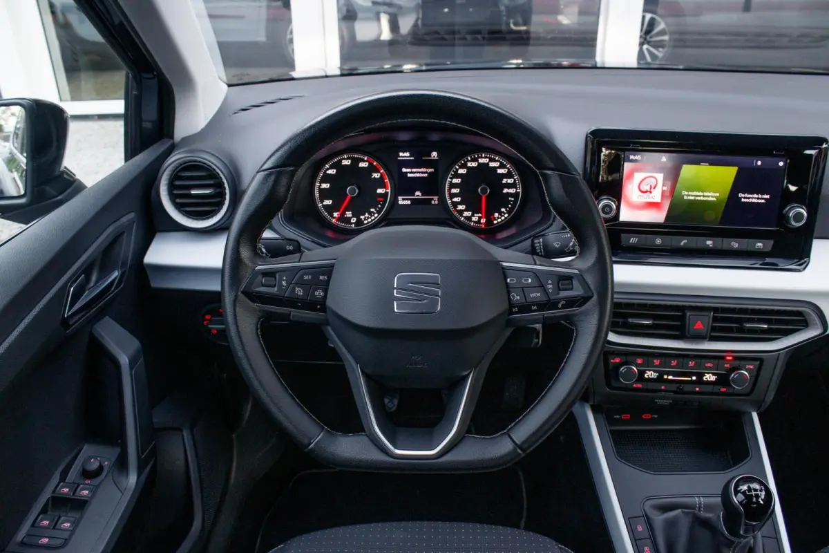 1.0 TSI Style | Apple Carplay | Climate control | Cruise control |