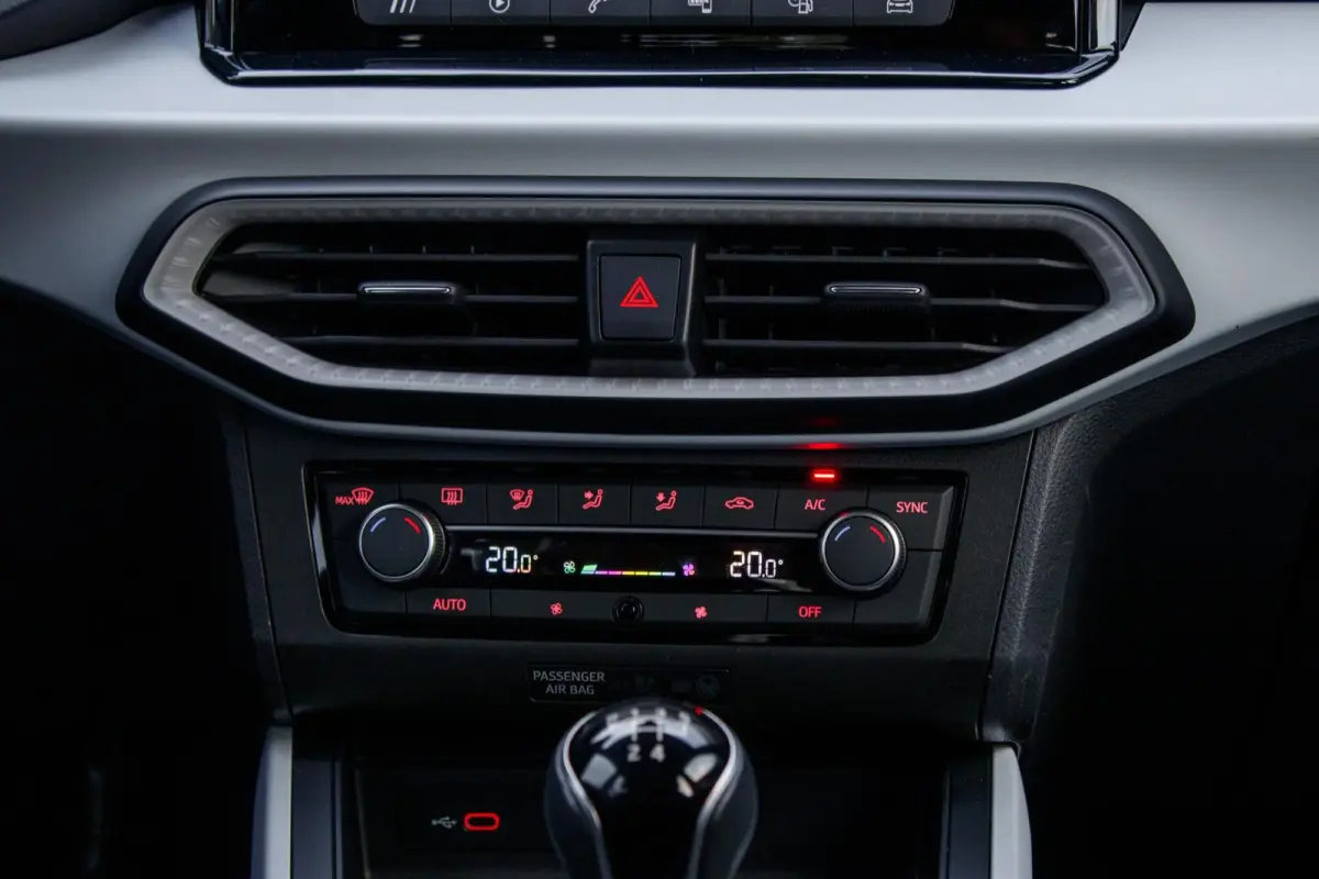 1.0 TSI Style | Apple Carplay | Climate control | Cruise control |