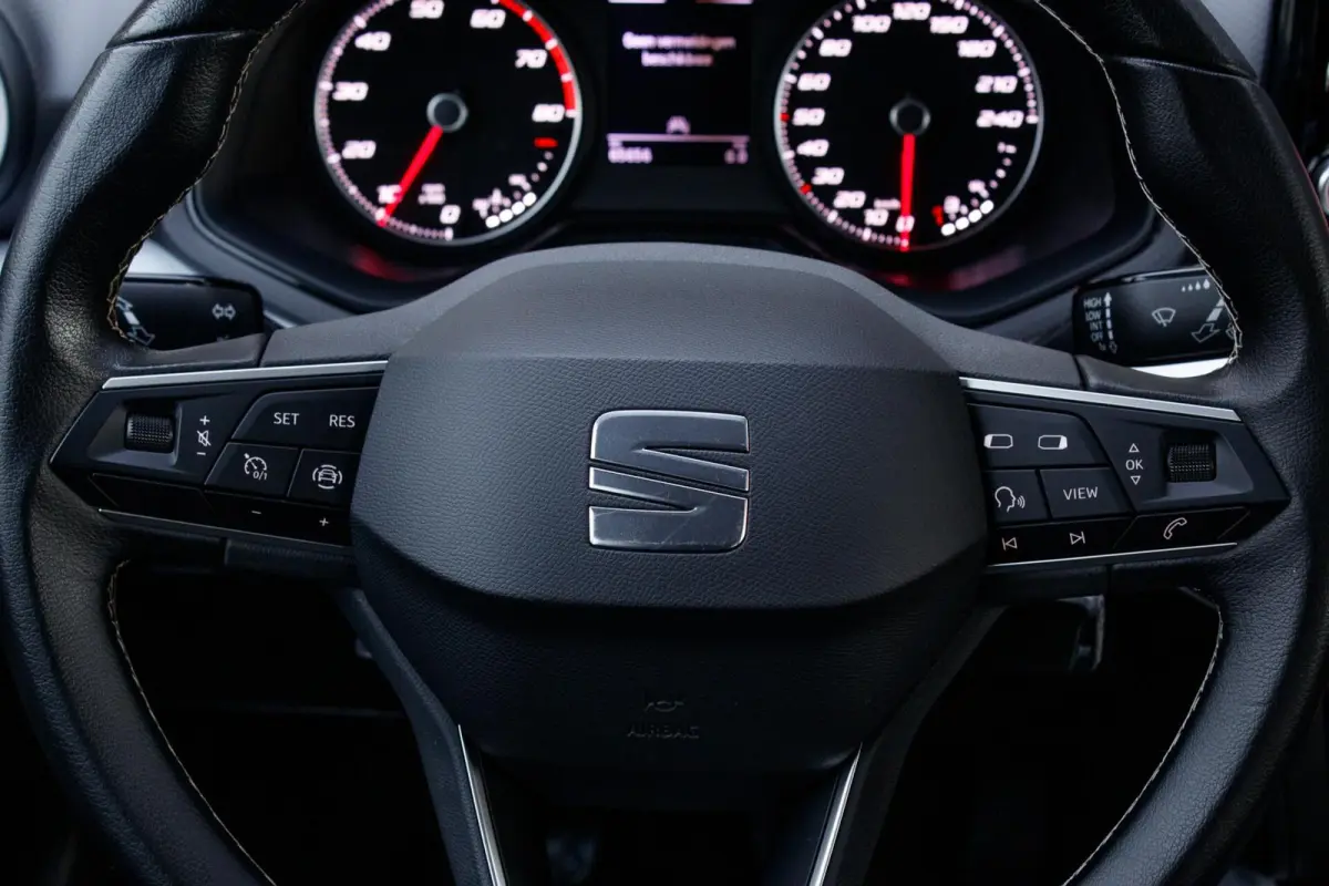 1.0 TSI Style | Apple Carplay | Climate control | Cruise control |