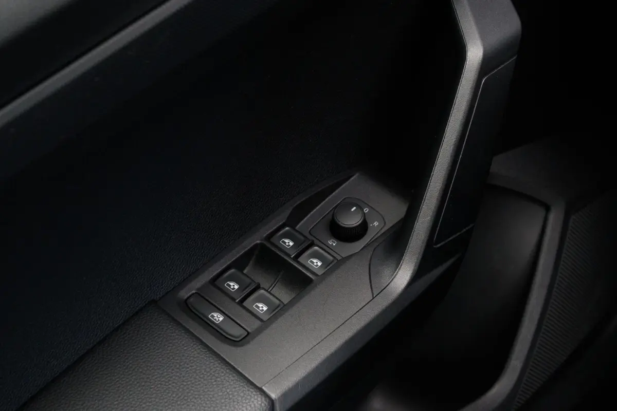 1.0 TSI Style | Apple Carplay | Climate control | Cruise control |