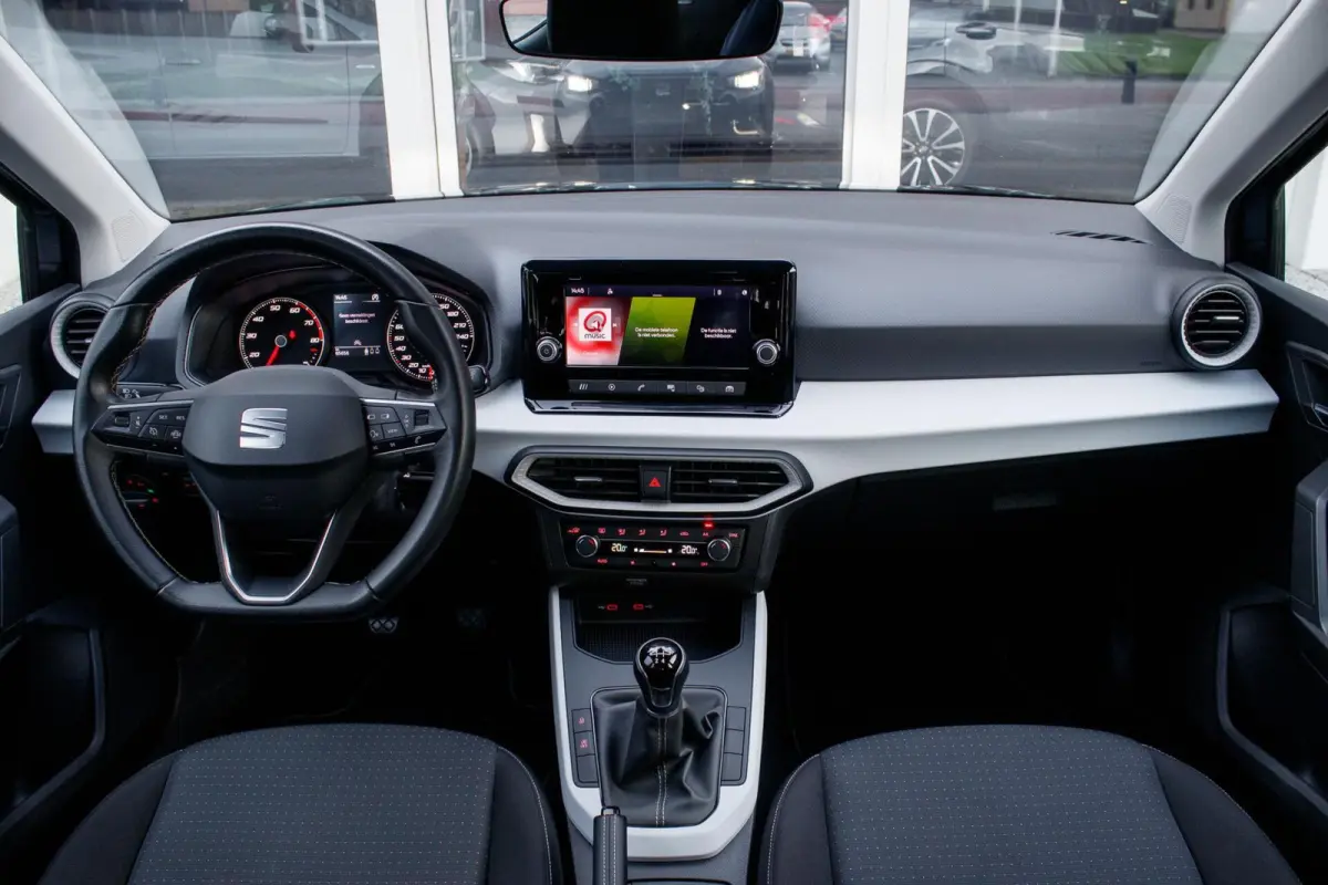 1.0 TSI Style | Apple Carplay | Climate control | Cruise control |