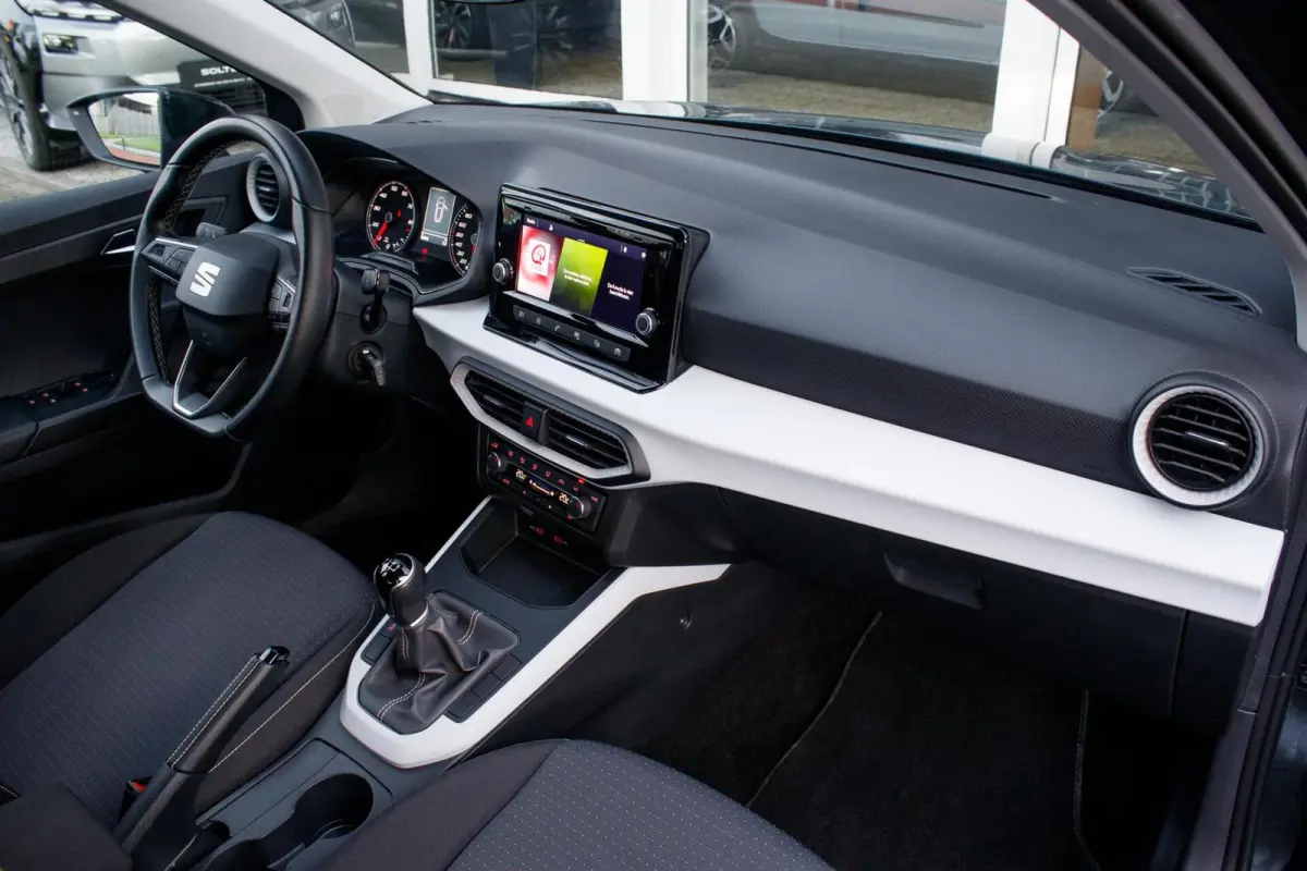 1.0 TSI Style | Apple Carplay | Climate control | Cruise control |