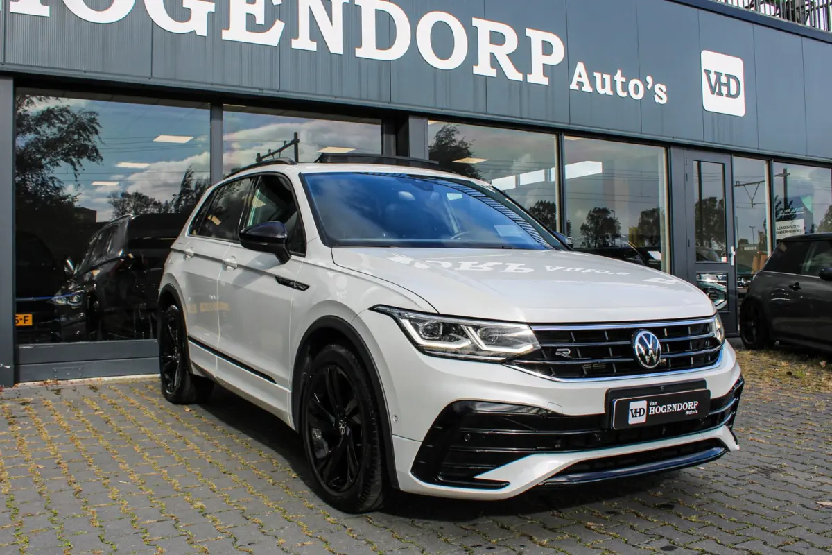 1.5 TSI R-Line Business+ PANO HUD LEER 360 CAM MATRIX