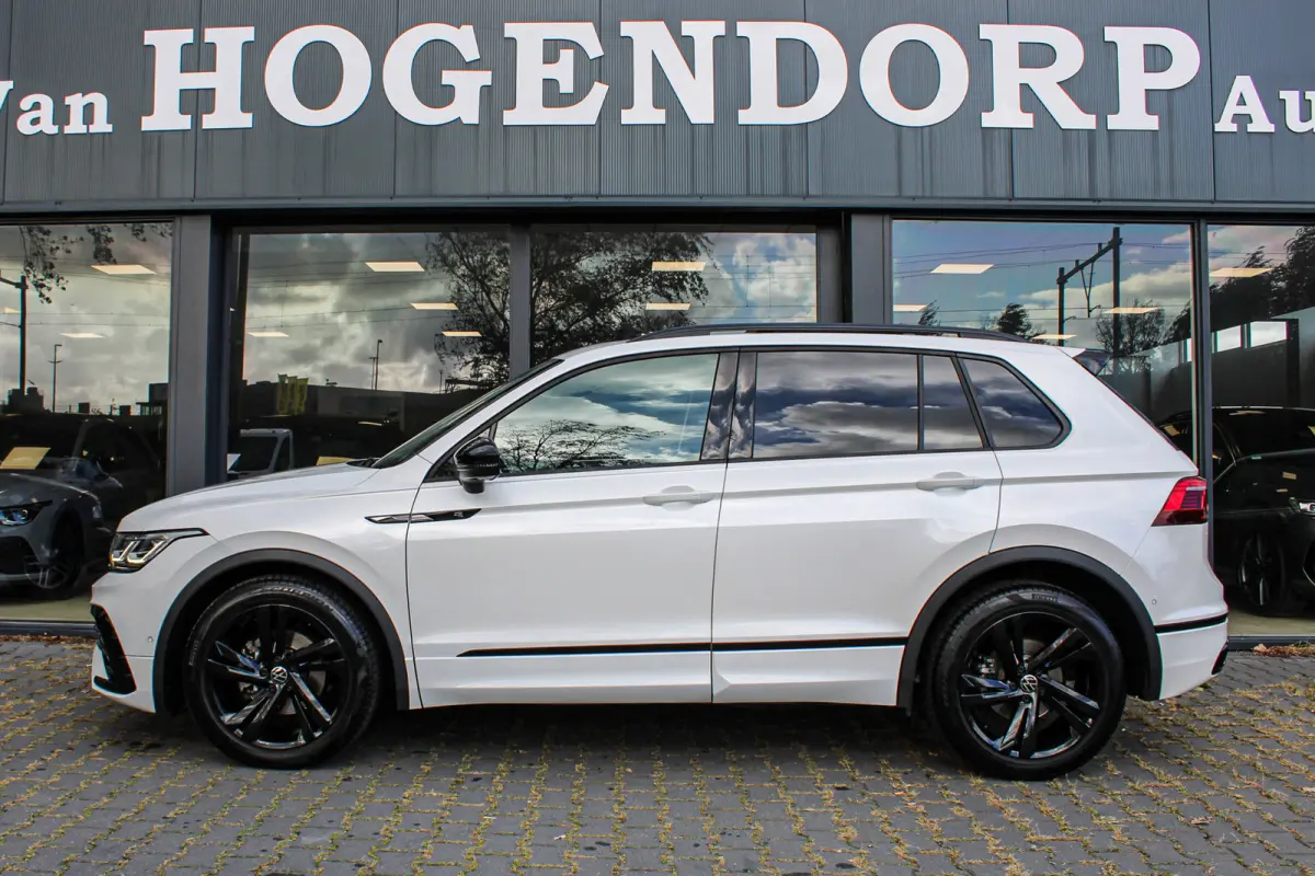 1.5 TSI R-Line Business+ PANO HUD LEER 360 CAM MATRIX