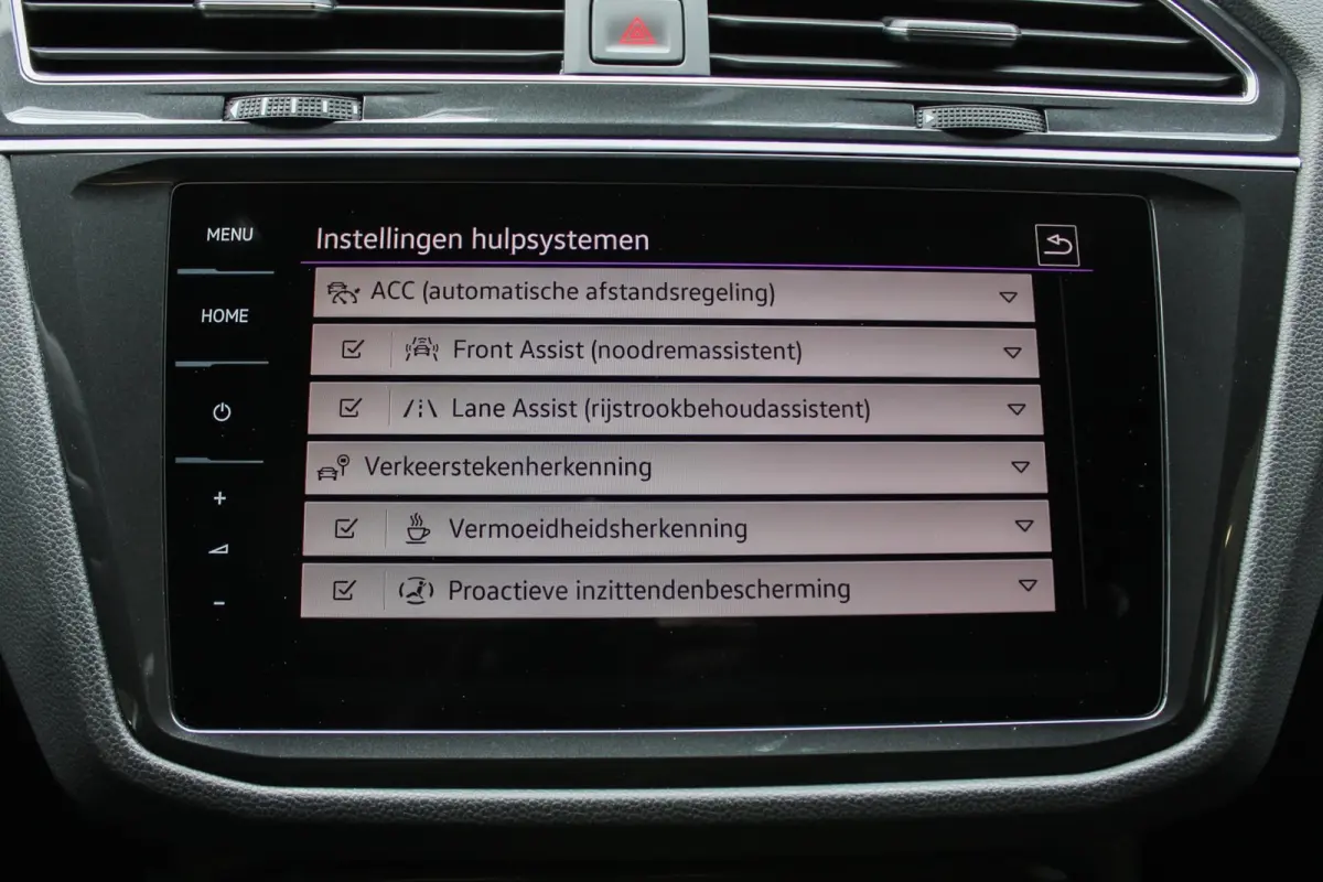 1.5 TSI R-Line Business+ PANO HUD LEER 360 CAM MATRIX