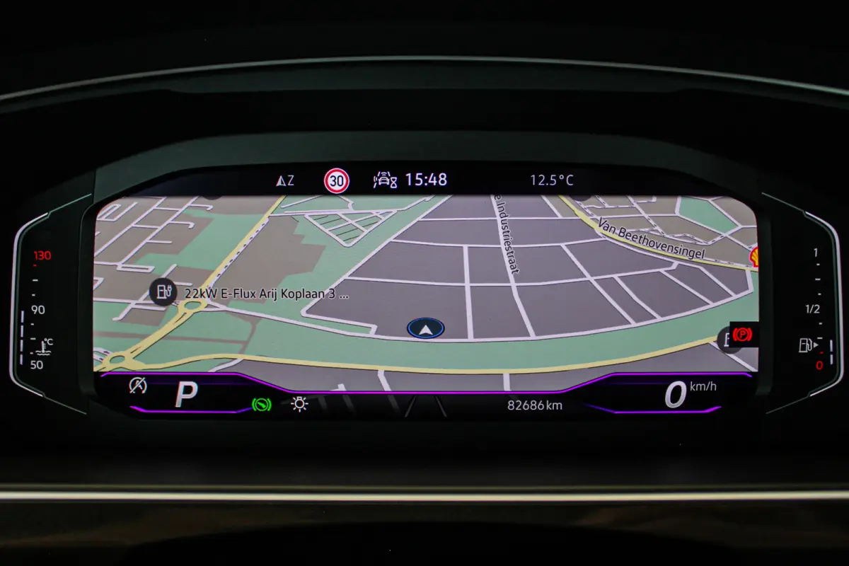1.5 TSI R-Line Business+ PANO HUD LEER 360 CAM MATRIX