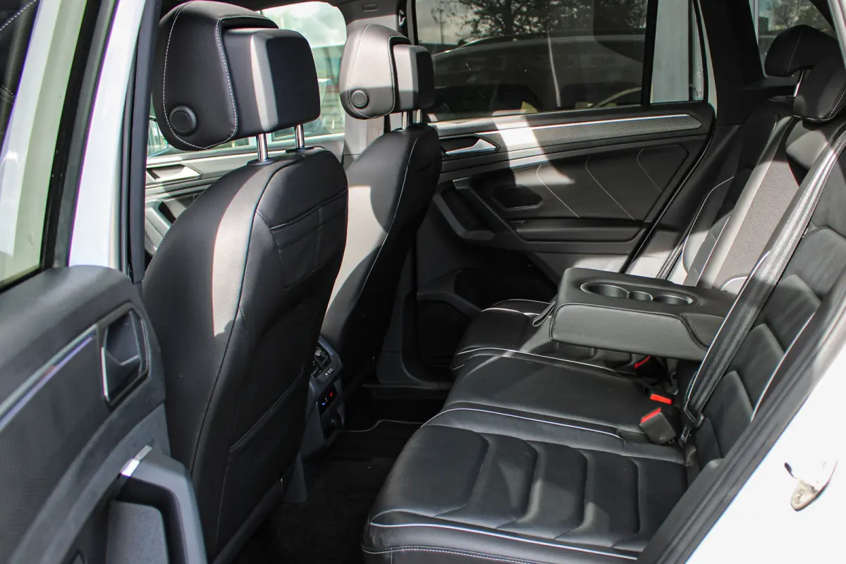 1.5 TSI R-Line Business+ PANO HUD LEER 360 CAM MATRIX
