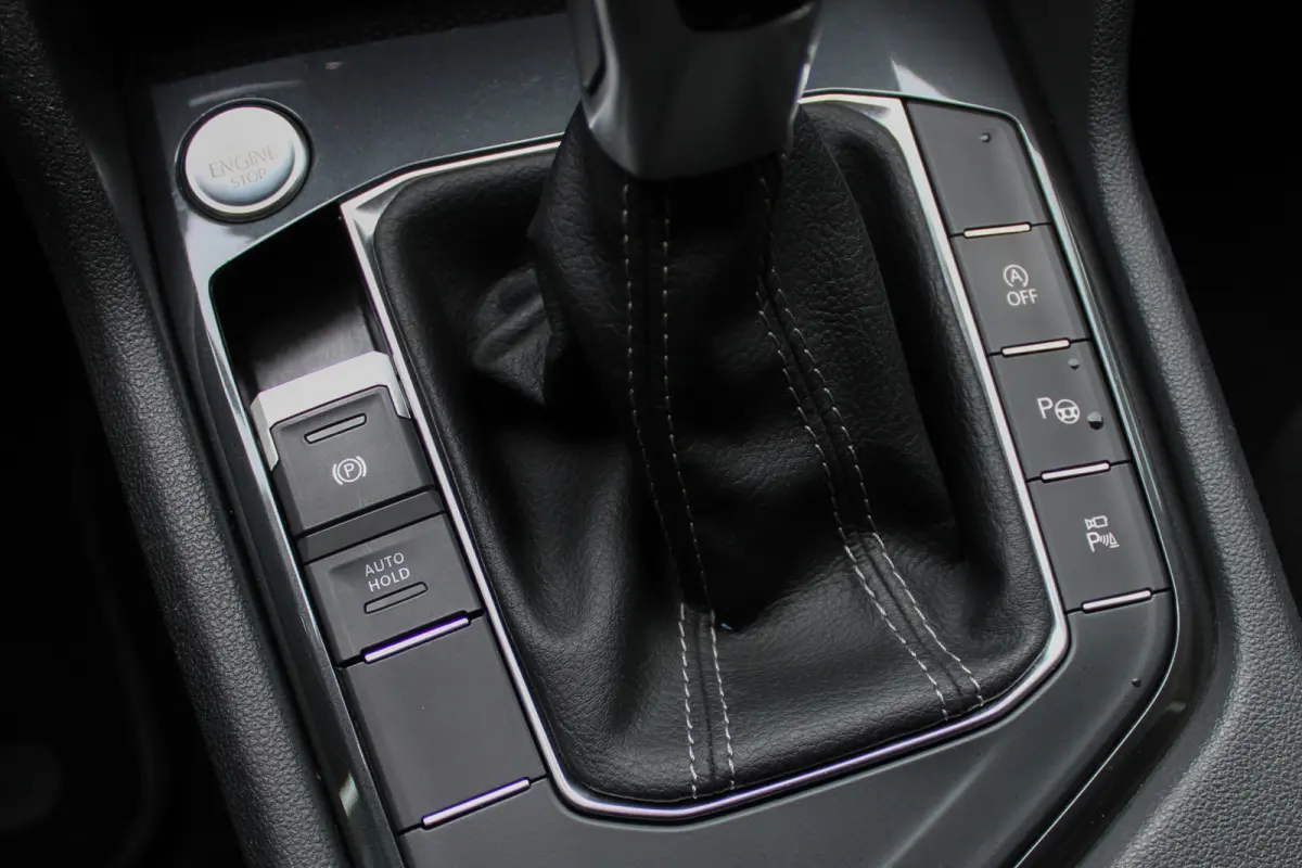 1.5 TSI R-Line Business+ PANO HUD LEER 360 CAM MATRIX