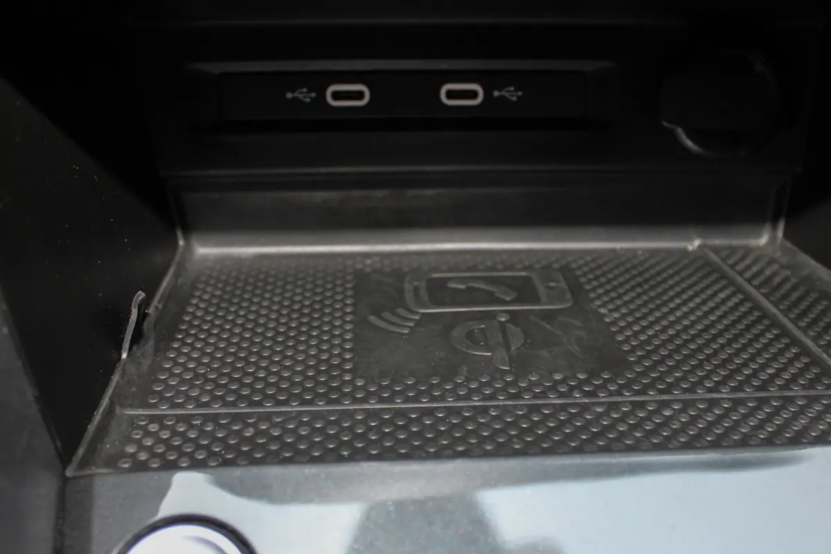 1.5 TSI R-Line Business+ PANO HUD LEER 360 CAM MATRIX