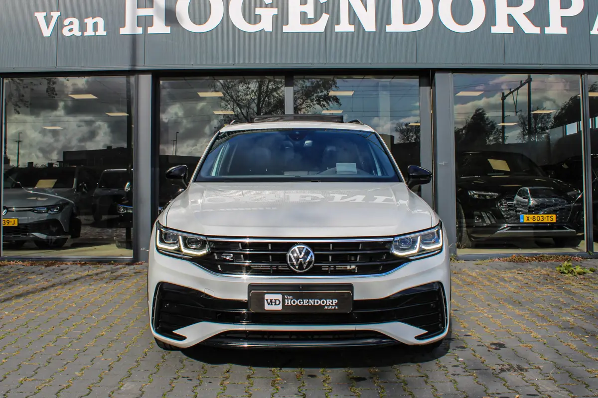 1.5 TSI R-Line Business+ PANO HUD LEER 360 CAM MATRIX